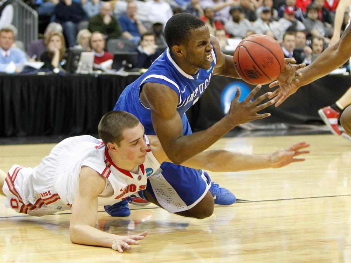 Entering the 2010-11 season, ex-Mason County star Darius Miller, right, was the most experienced player on the Kentucky Wildcats roster.