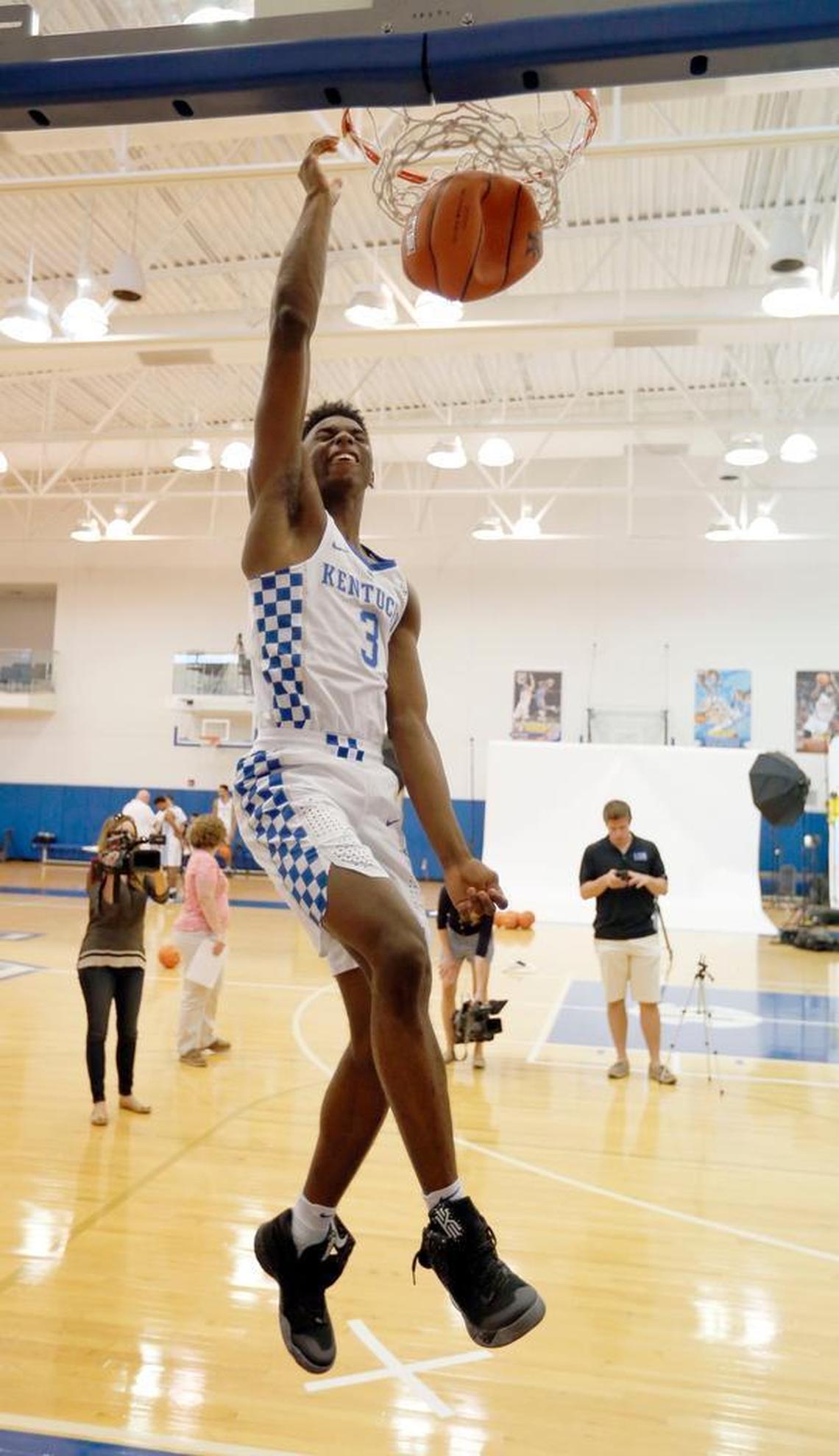 Kentucky guard Hamidou Diallo dunked during the University of Kentucky men’s basketball photo day on Sept.18.