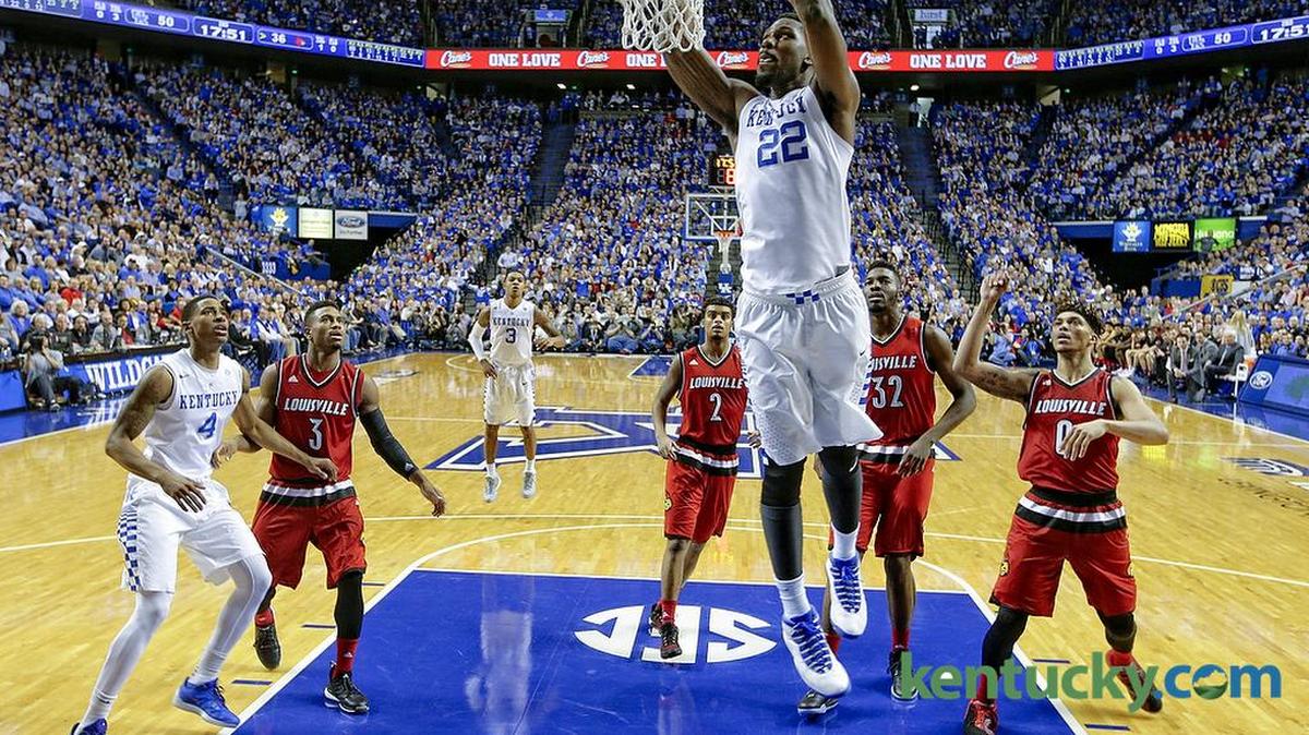 Kentucky Wildcats forward Alex Poythress (22) dunked for two of his 14 points as Kentucky defeated Louisville 75-73.