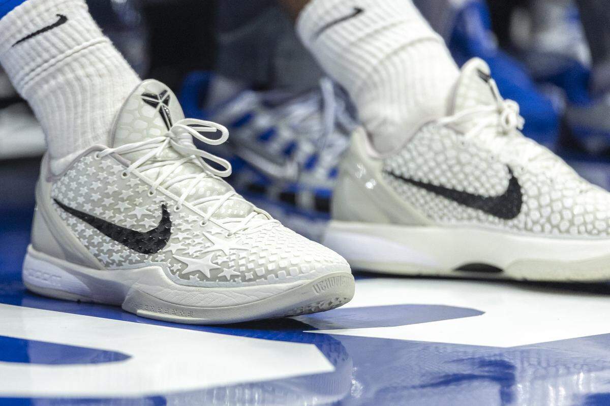 Kentucky’s apparel deal with Nike might make the program attractive to players who sign endorsement deals with the footwear giant. 