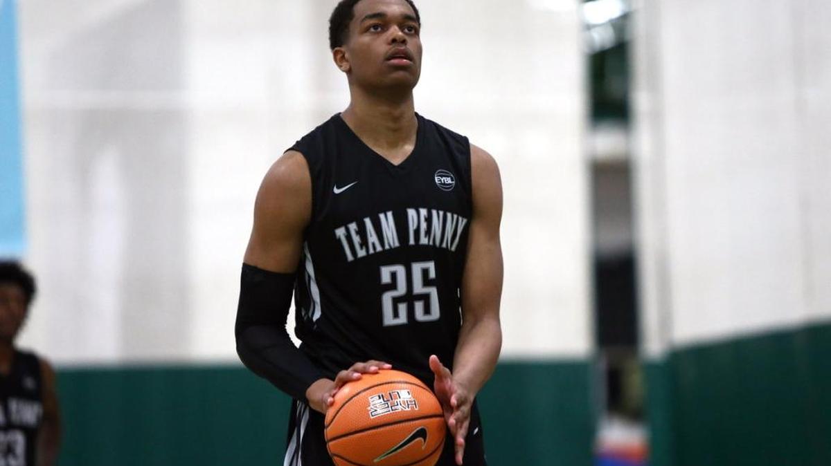 Class of 2017 forward PJ Washington signed with Kentucky in November.