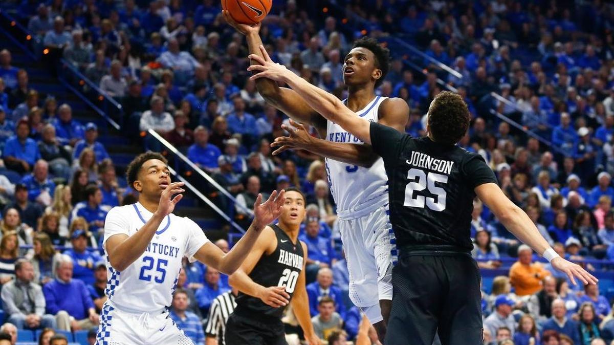 Kentucky guard Hamidou Diallo (3) went to the hoop against Harvard’s Corey Johnson (25) during their game at Rupp Arena on Dec. 2, 2017. Kentucky beat Harvard 79-70. They next play Monmouth in Madison Square Garden at noon Saturday.