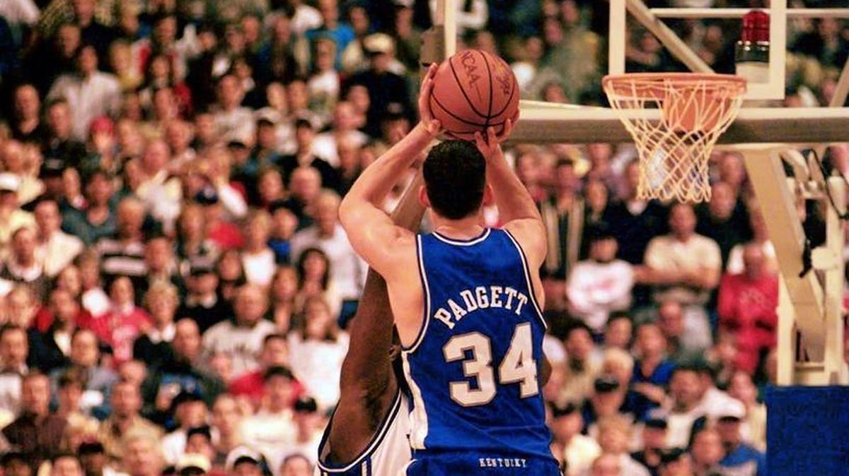 Scott Padgett’s trey with 39.4 seconds left put Kentucky ahead to stay in what became an 86-84 victory over Duke in the 1998 NCAA Tournament round of eight.