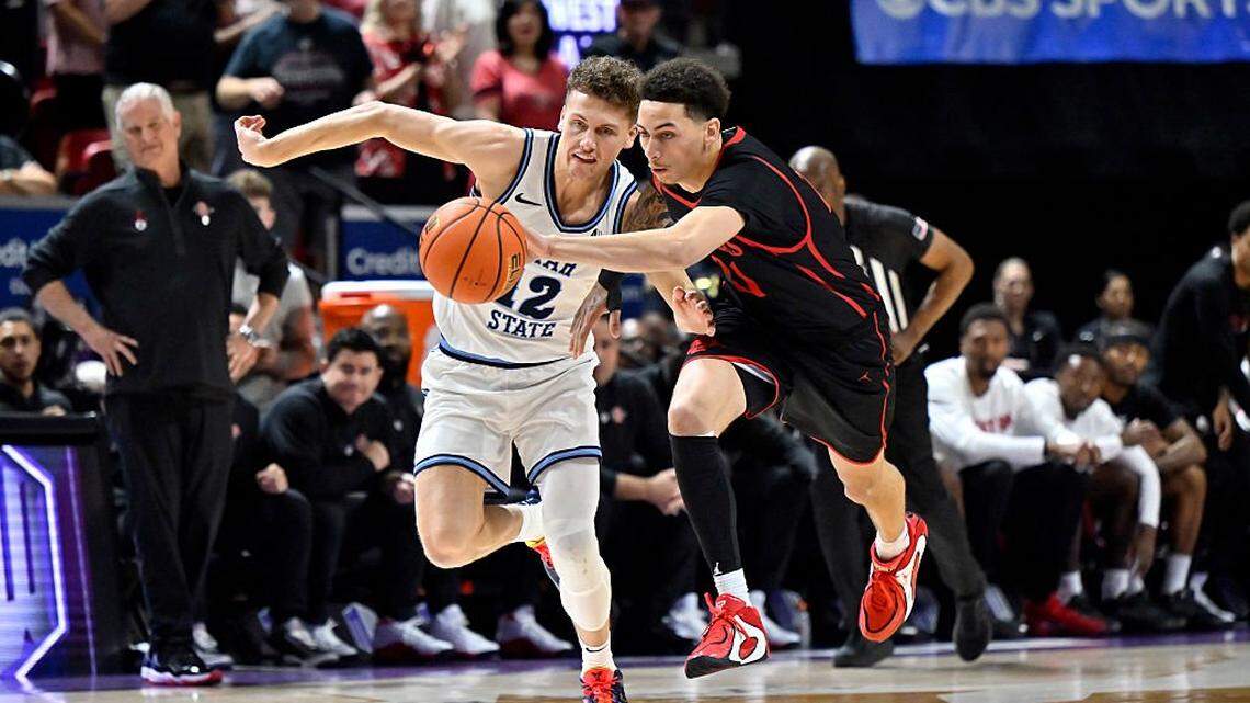 Potential Kentucky basketball target confirms he will enter the transfer portal