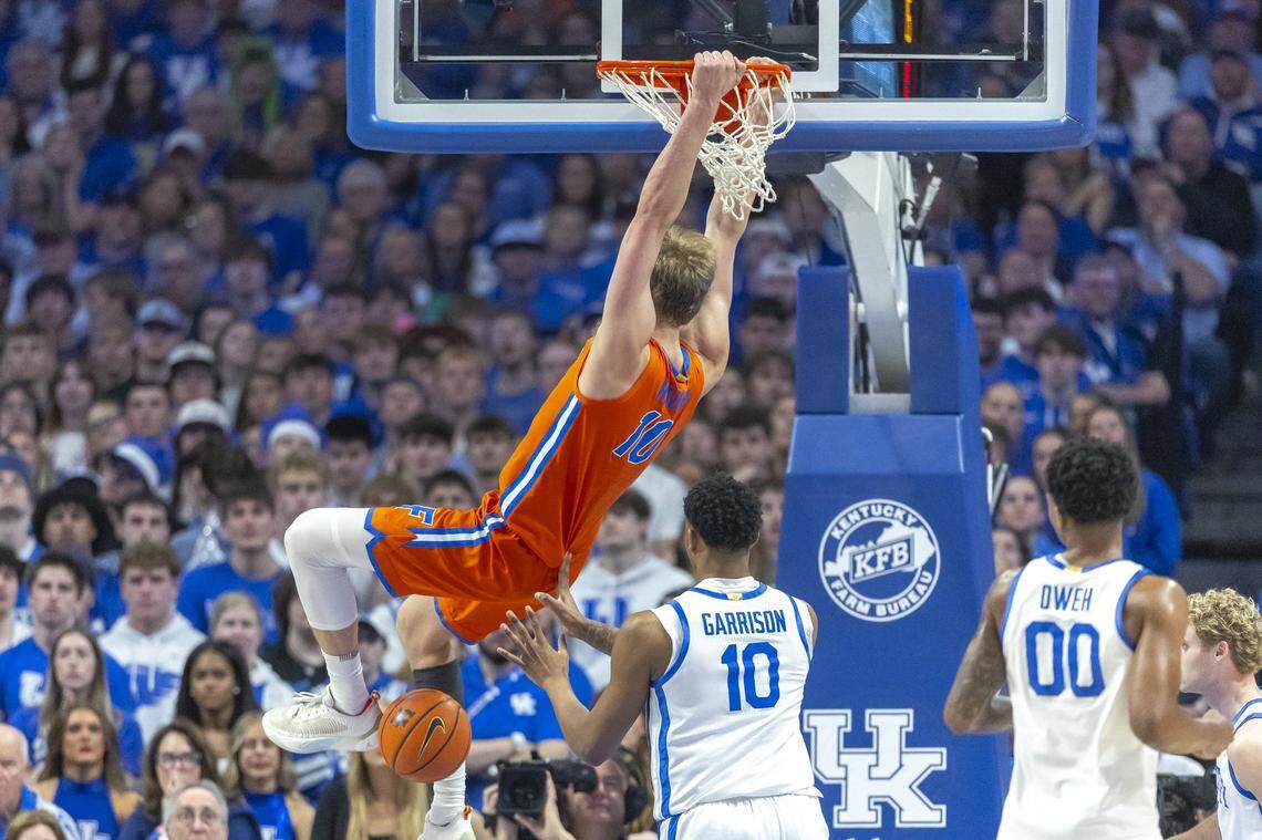 Florida forward Thomas Haugh (10) dunks the ball during a game against Kentucky at Rupp Arena in Lexington, Ky., on Saturday, March 7, 2026. 