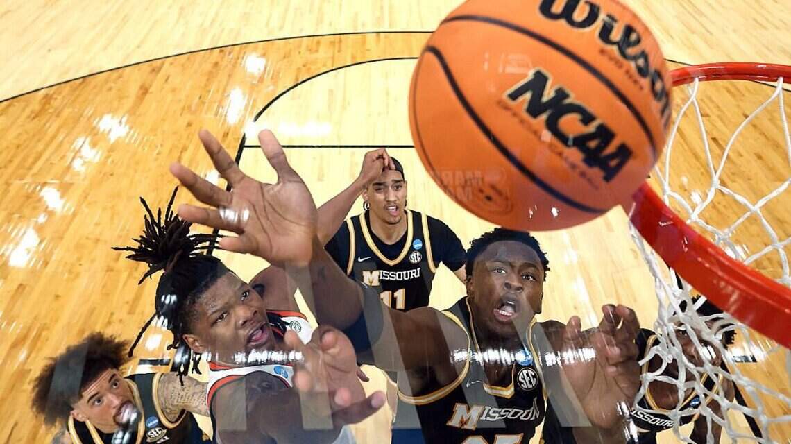 What Kentucky basketball needs to do with the 15th roster spot for next season