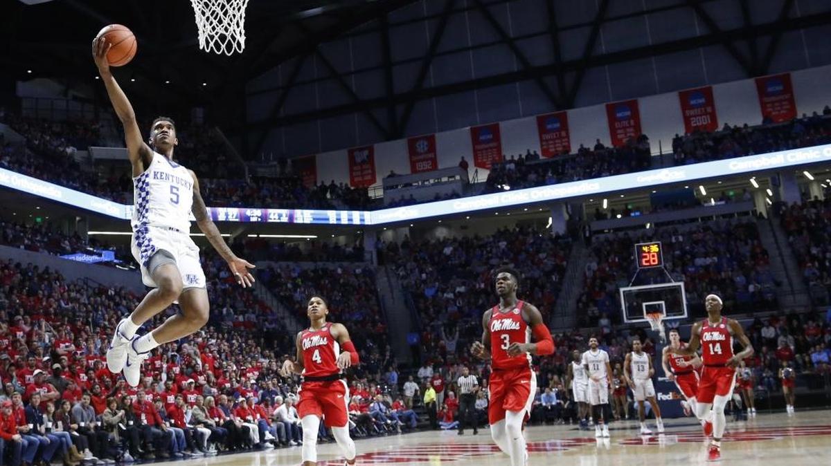 Malik Monk (5) leads Kentucky against his home-state team, Arkansas, on Saturday night. The game tips off at 8:30 p.m. and will be televised by ESPN.