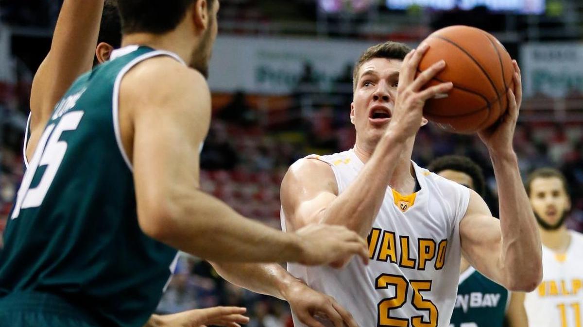 Alec Peters led Valparaiso to a 30-7 record and a runner-up finish in the NIT last season.