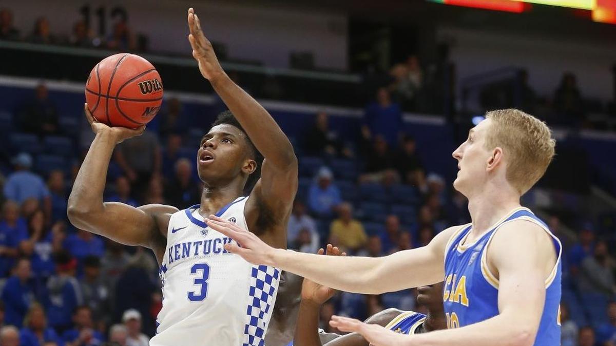 Hamidou Diallo (3) drove to the basket against UCLA during Kentucky’s 83-75 loss to the Bruins in New Orleans on Saturday.