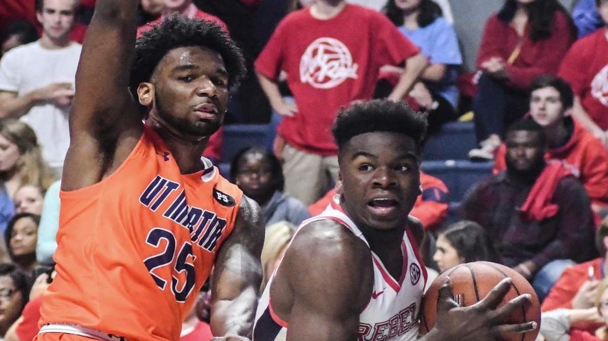 Mississippi's Terence Davis, right, drove the lane against Tennessee-Martin’s Javier Martinez (25) during game in Oxford, Miss., Nov. 11, 2016. UT Martin played Ole Miss down to the wire, falling 86-83.