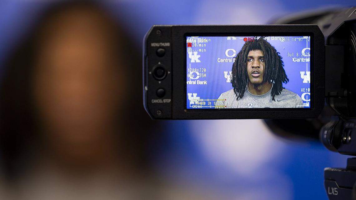 Why CBS picked this Kentucky basketball team for a Final Four weekend documentary