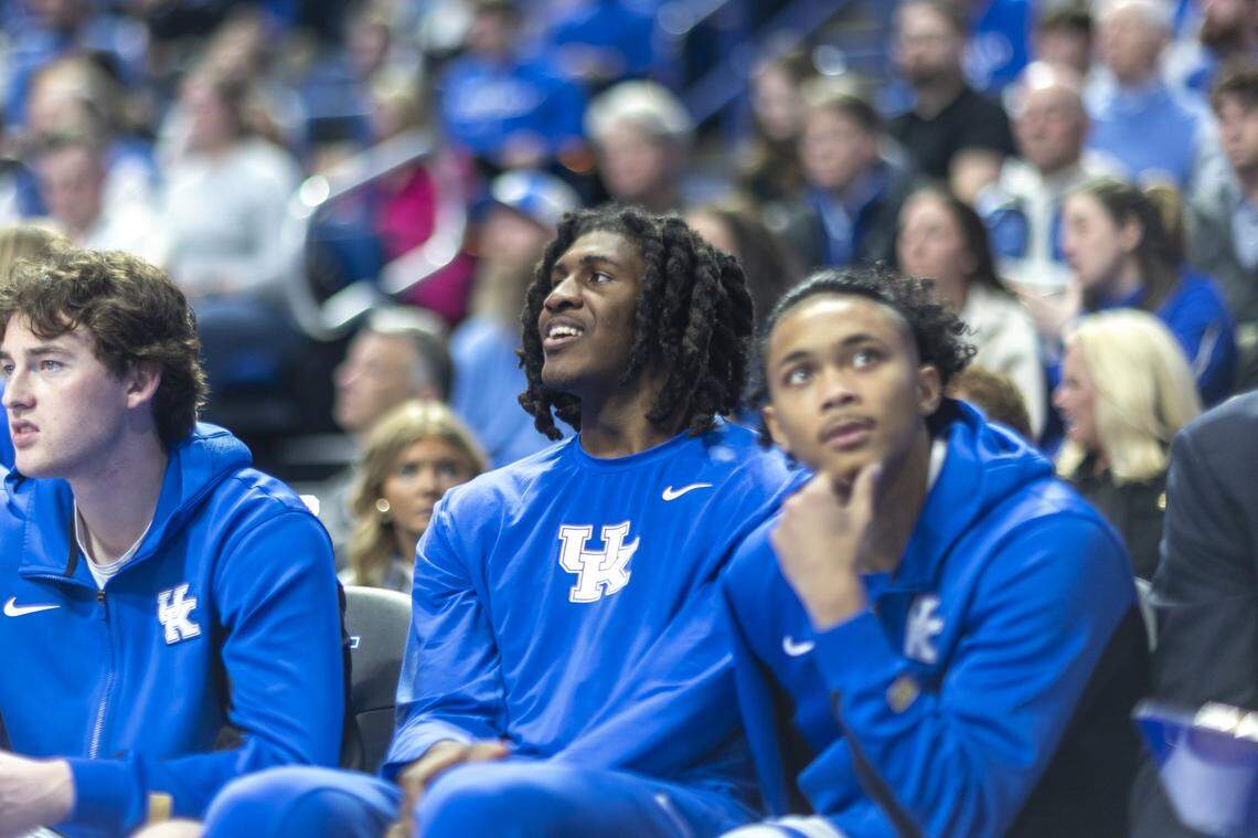 Kentucky players Jayden Quaintance and Jaland Lowe watch the second half of the Wildcats’ 92-68 victory over Mississippi State from the bench Saturday night.