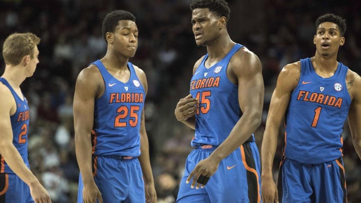 Florida center John Egbunu (15) has been lost for the season with a torn ACL. Egbunu had eight points and seven rebounds in the Gators’ win over Kentucky on Feb. 4.
