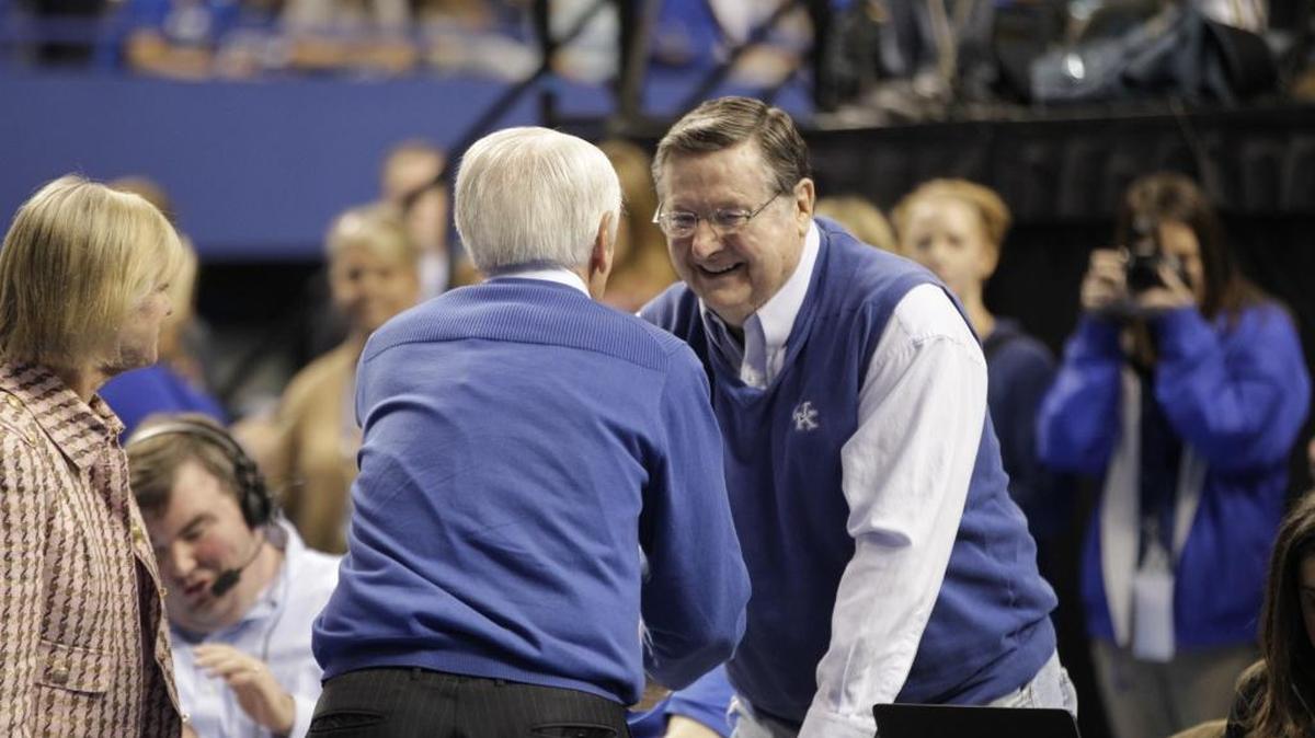 Governor Steve Beshear greeted former UK coach Joe B. Hall before the Men’s Basketball Season Celebration at Rupp Arena in Lexington, Ky., on April 8, 2014.