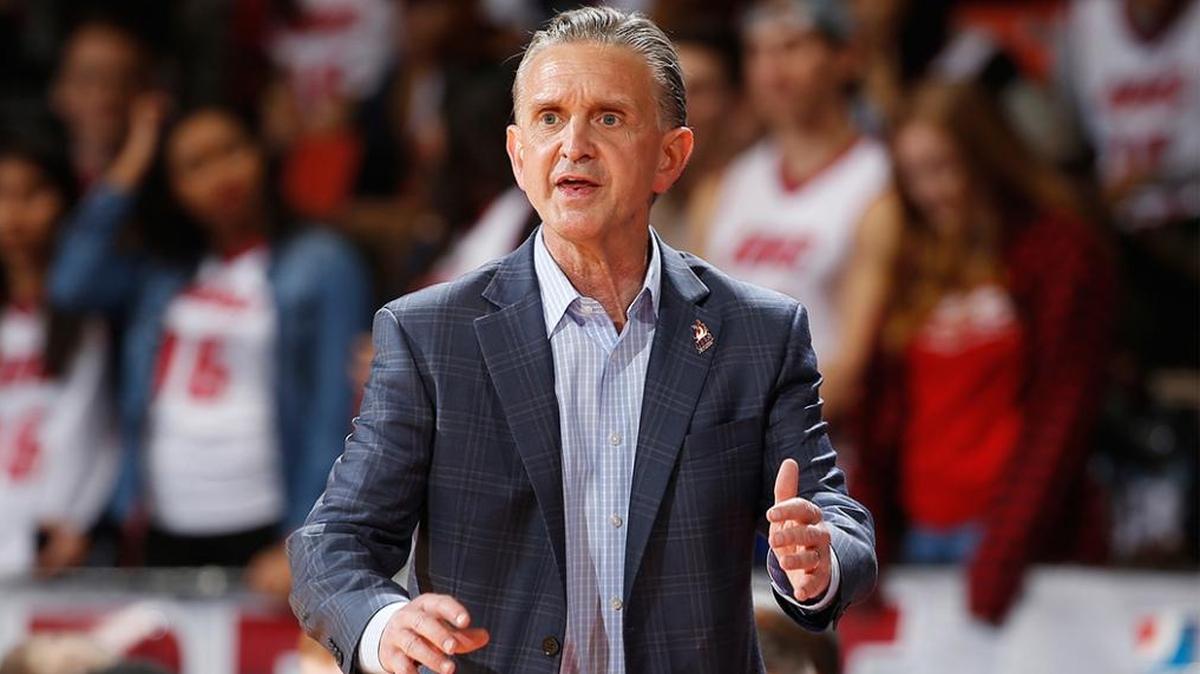 “You’re trying to teach them how to play hard, how to play the right way and yet still game plan and get ready for games,” UIC’s Steve McClain said of coaching inexperienced players. “It’s a whole different feeling than when you walk in and you have veteran players.”