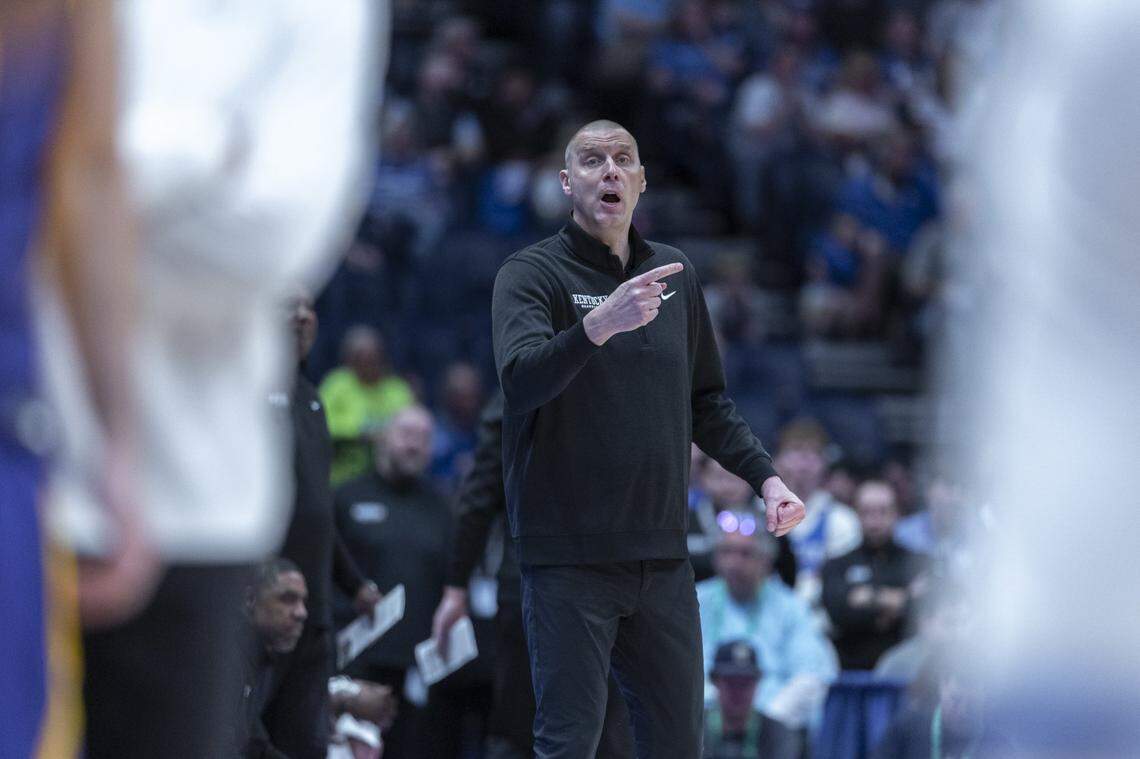 Kentucky head coach Mark Pope talks to his team during an 87-82 win over LSU in the SEC Tournament at Bridgestone Arena in Nashville, Tenn., on Wednesday.