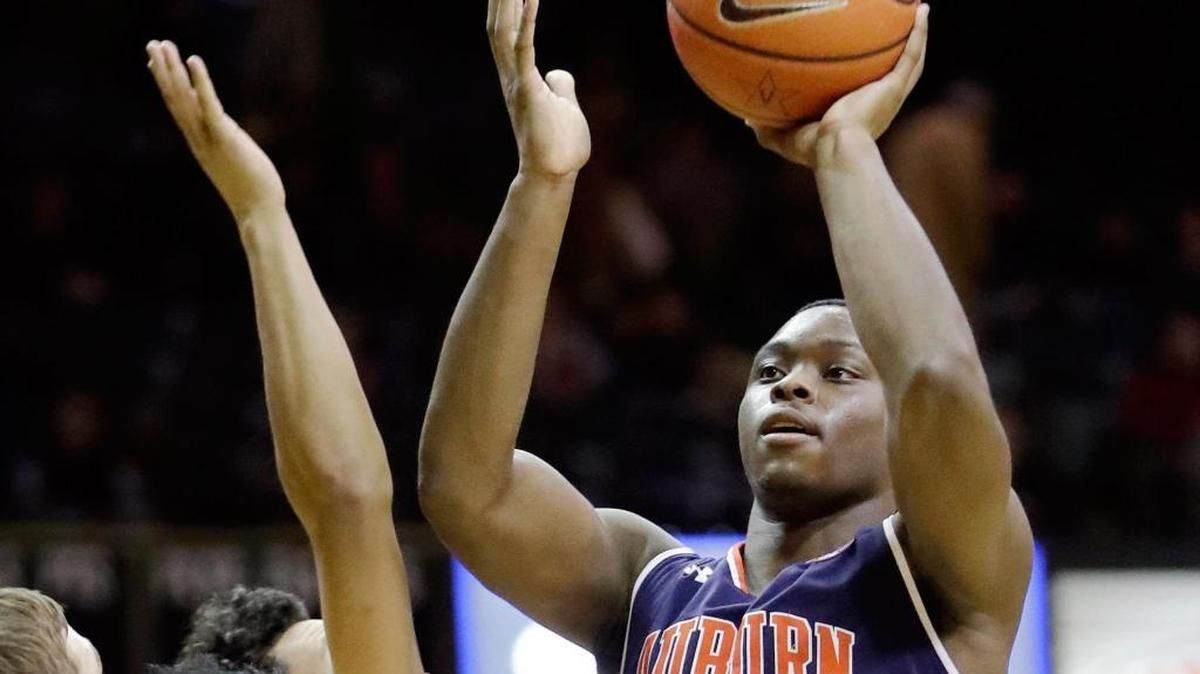 Freshman guard Mustapha Heron leads Auburn in scoring at 16.2 points per game.