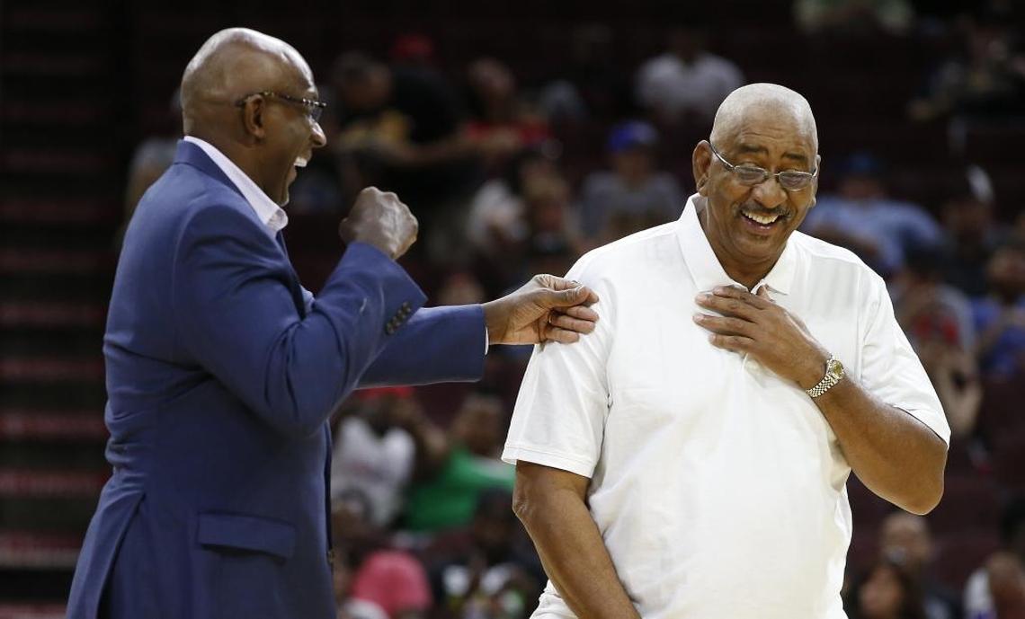 The Power coach Clyde Drexler, left, talked with Ghost Ballers coach George Gervin during the Big3 games in Philadelphia last month.