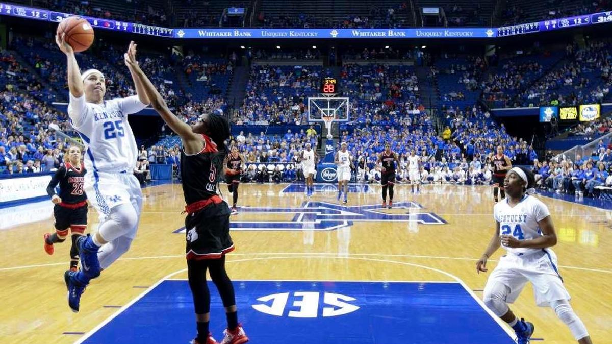 Kentucky star Makayla Epps drove for a layup in the Wildcats’ 72-54 win over archrival Louisville in Rupp Arena in December. UK has beaten U of L five years in a row in women’s basketball.