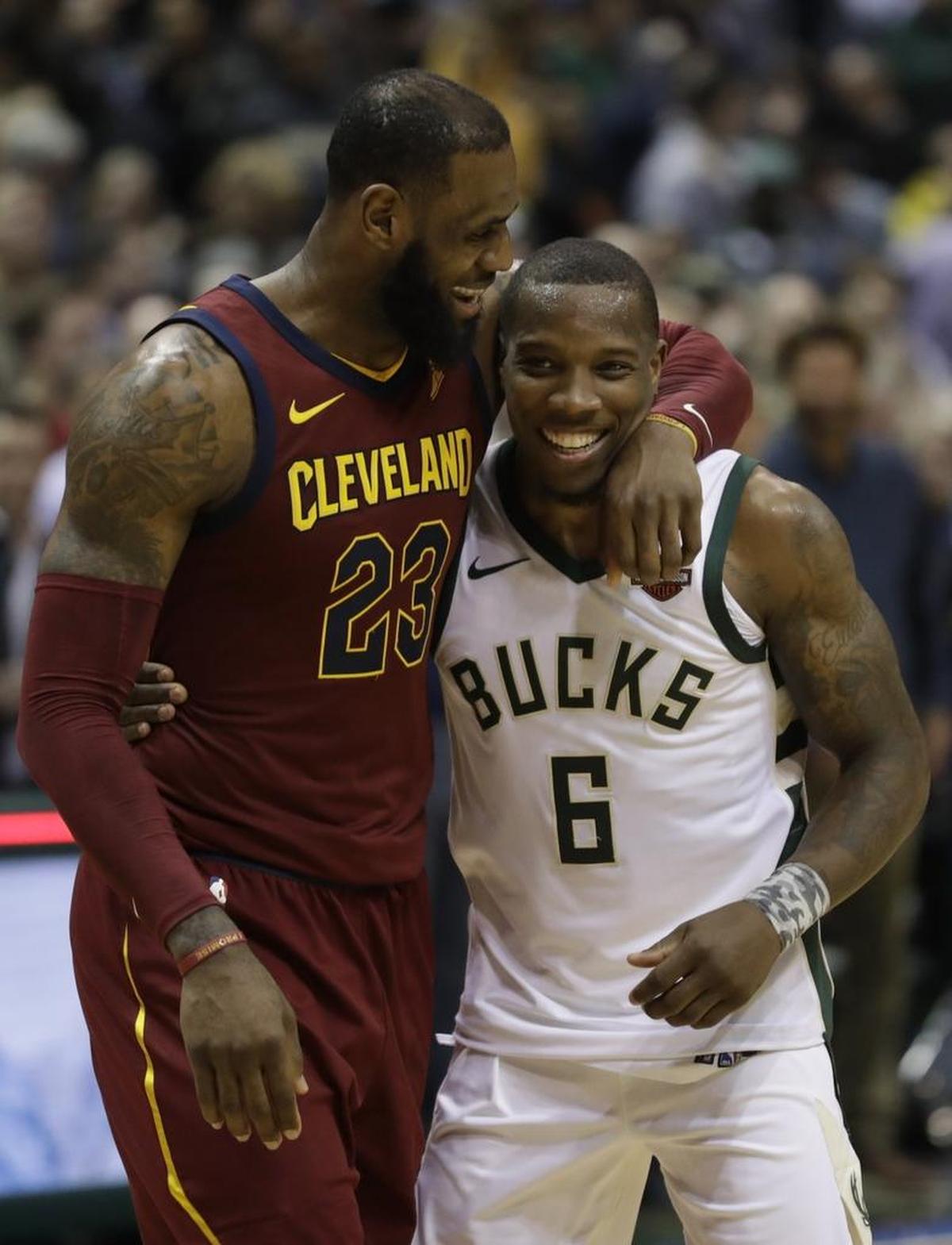 Cleveland’s LeBron James talked to Milwaukee’s Eric Bledsoe during their game in Milwaukee last week. The two have known each other since James visited UK when Bledsoe played for the Wildcats.