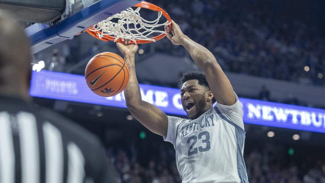 Kentucky basketball is back in Top 25 rankings ahead of showdown with Florida