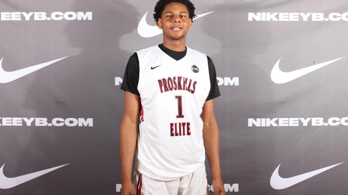 Texas native Marques Bolden is ranked as the No. 1 center in the recruiting class of 2016. Kentucky, Duke and Kansas are considered the favorites in his recruitment.