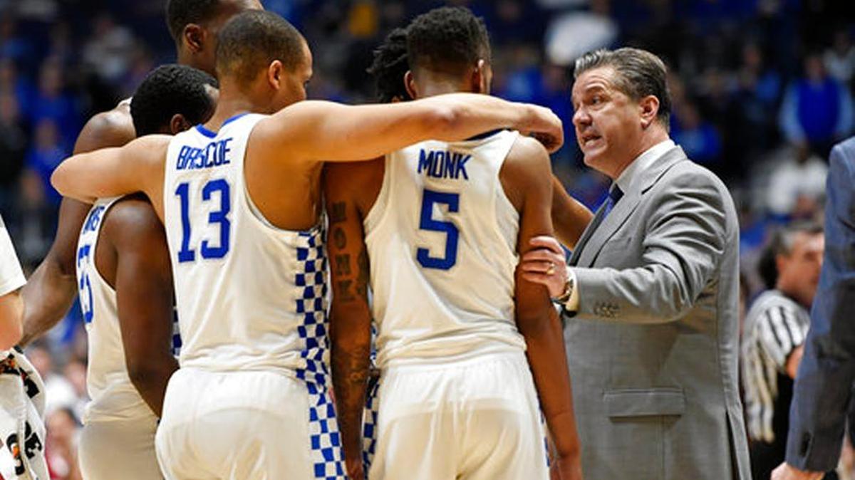 Kentucky head coach John Calipari talked with his team in the second half of the SEC Tournament championship game against Arkansas Sunday, March 12, 2017, in Nashville. Kentucky won 82-65.