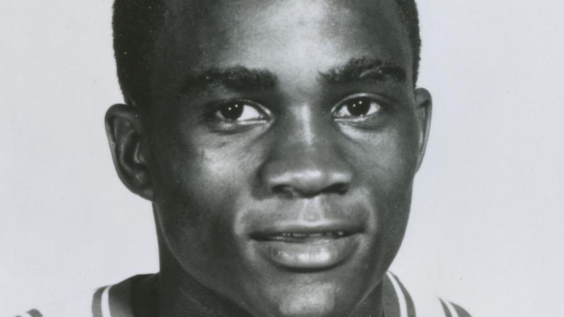 Ed Davender is the only Kentucky player with more than 1,500 points and 400 assists.