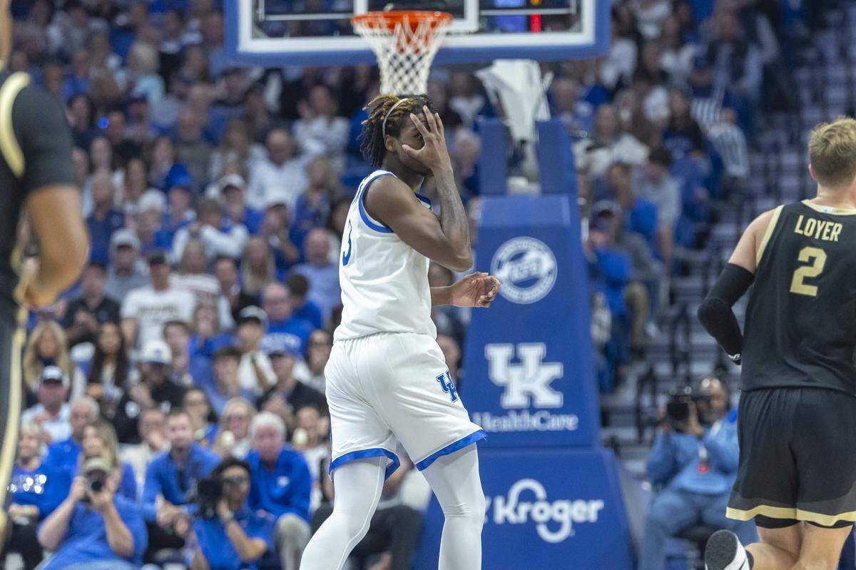 Kentucky guard Kam Williams scored six points in the Wildcats’ exhibition victory over Purdue on Oct. 24.
