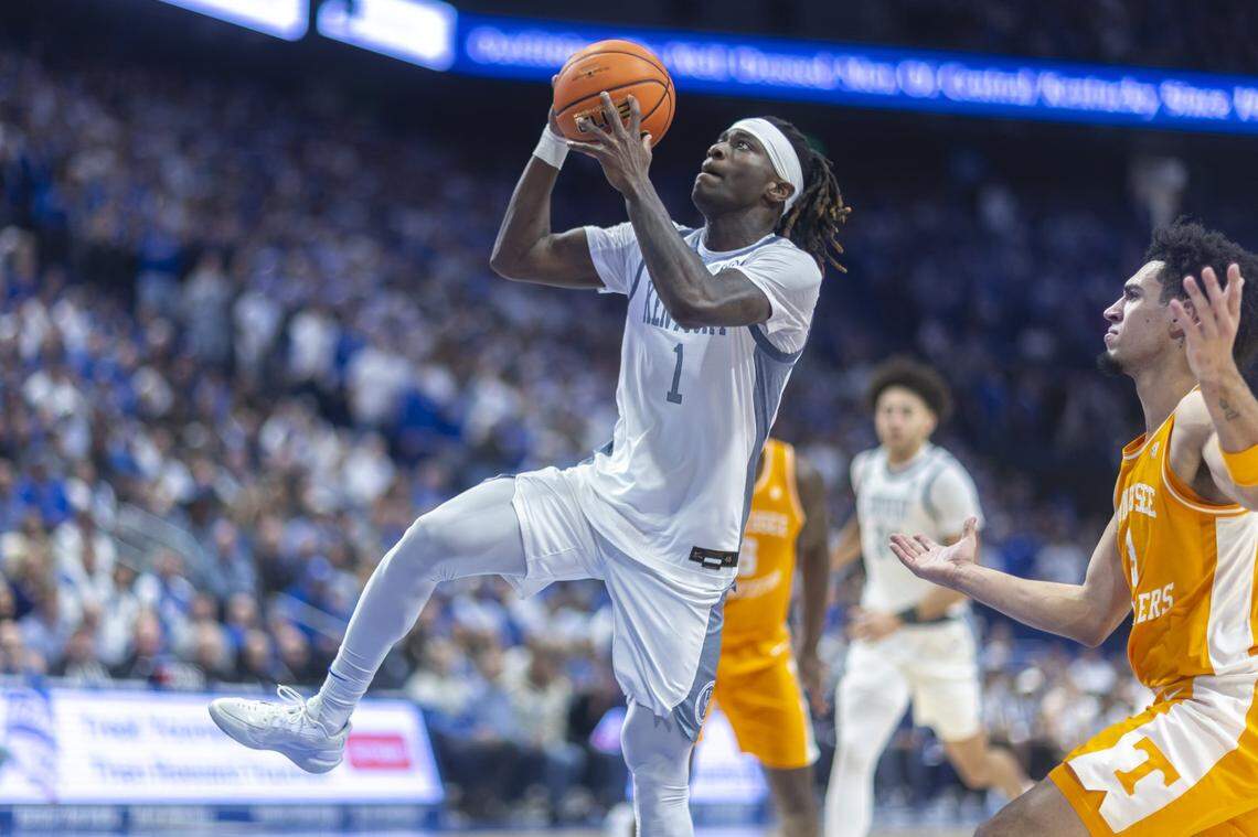Kentucky basketball senior guard Denzel Aberdeen is listed as probable to play for the Wildcats on Saturday night at Auburn.