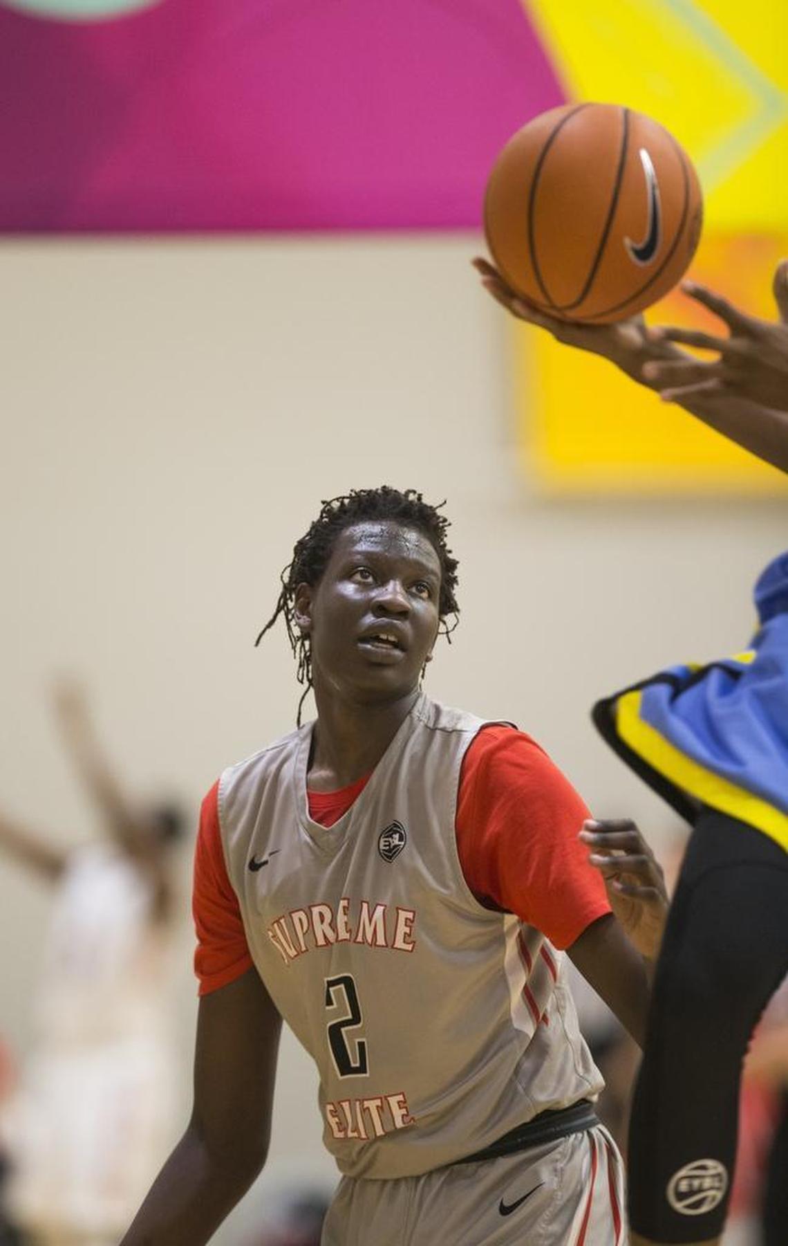 Bol Bol was one of the top players on the Nike circuit this summer.