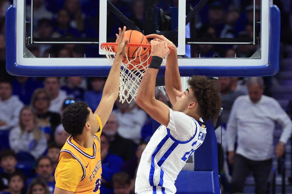 LEXINGTON, KENTUCKY - NOVEMBER 26: Malachi Moreno #24 of the Kentucky Wildcats dunks the ball against Owen Varnado #24 of the Tennessee Tech Golden Eagles during the first half at Rupp Arena on November 26, 2025 in Lexington, Kentucky. (Photo by Justin Casterline/Getty Images)