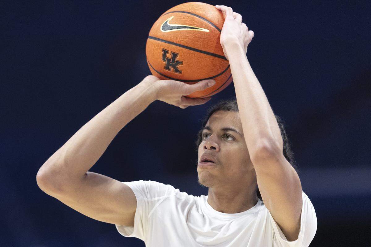Kentucky forward Braydon Hawthorne was the No. 33 overall recruit in the final 247Sports rankings for the class of 2025.
