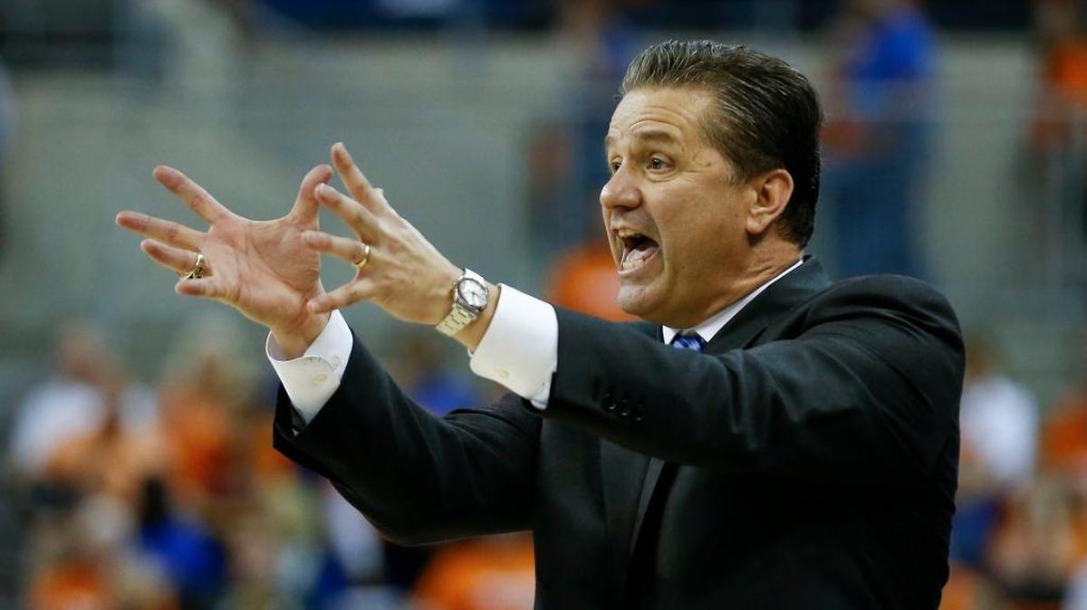UK Coach John Calipari has extended 14 scholarship offers to prospects from the recruiting class of 2017.