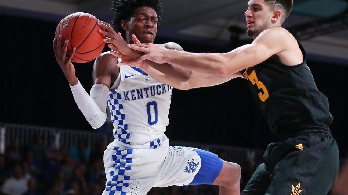 Kentucky point guard De’Aaron Fox posted the school’s first men’s basketball triple-double since 1988 on Monday night.