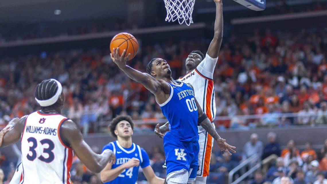 Kentucky basketball falters late, falls in final seconds at Auburn