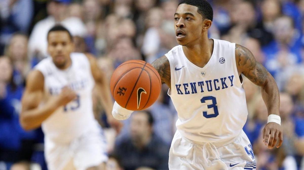 Kentucky’s Tyler Ulis, right, led the break in the first half against Vanderbilt on Saturday, Jan. 23, 2016, in Rupp Arena.