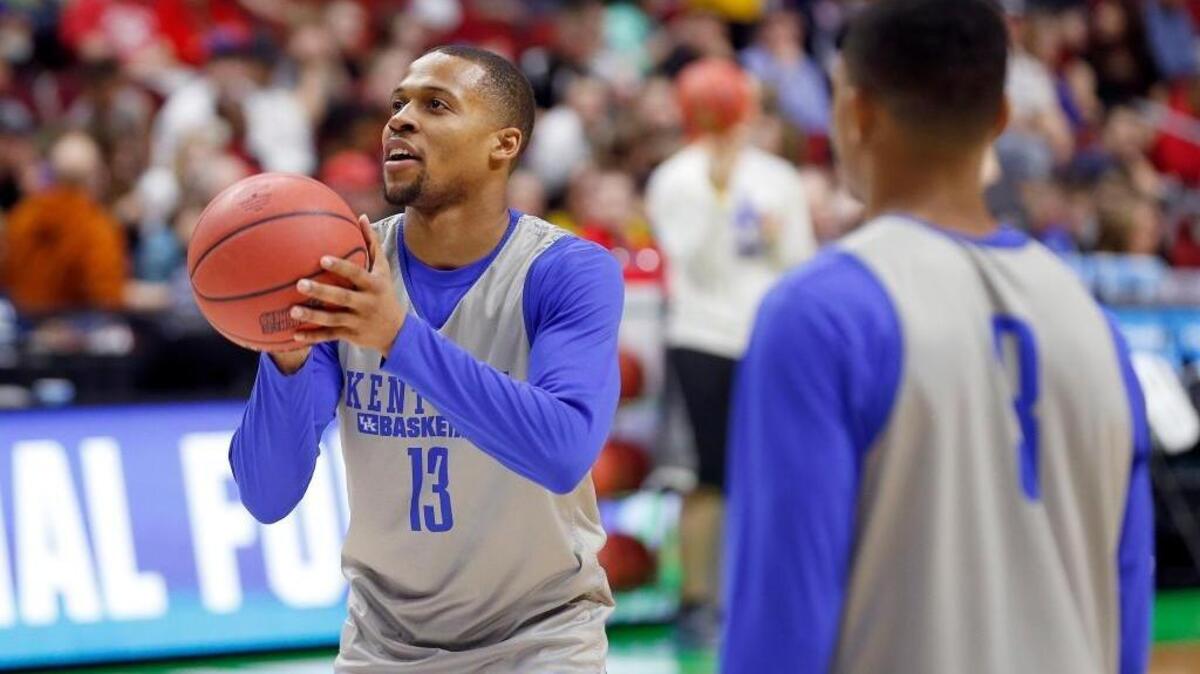 Kentucky guard Isaiah Briscoe (13) shot free throws as the Cats practiced for their NCAA opener against Stony Brook. Briscoe didn’t shoot well from behind the three-point arc or from the free-throw line last season.