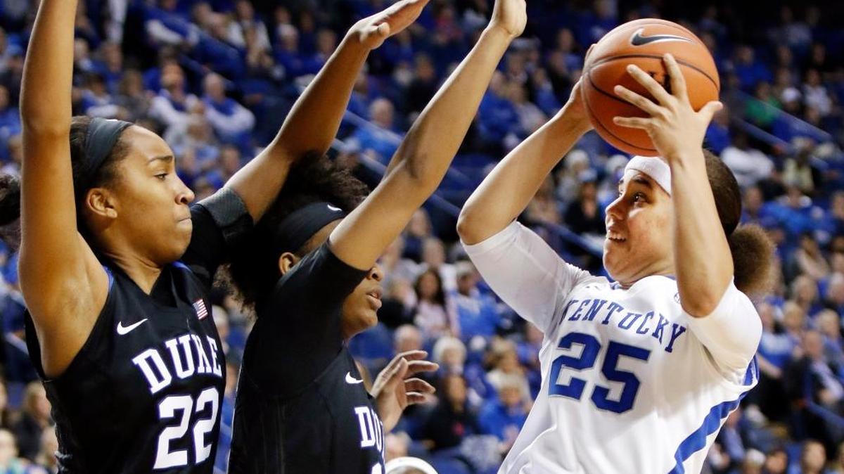 Duke’s Oderah Chidom, left, and Crystal Primm defended against Kentucky’s Makayla Epps on Sunday, Dec. 20, 2015, in Lexington.