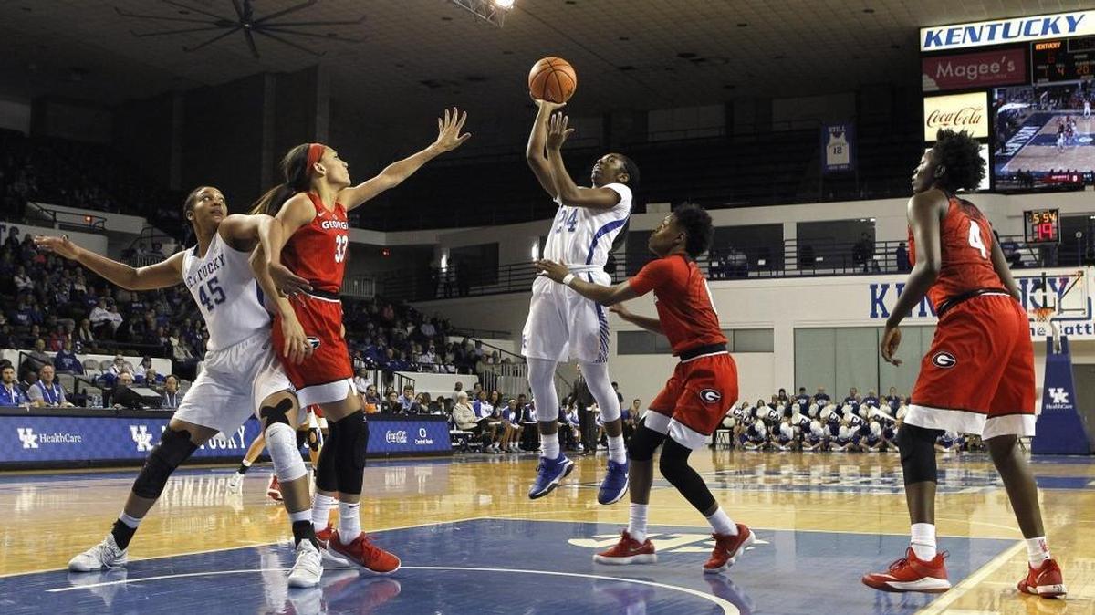 UK’s Taylor Murray pulls up and shoots against Georgia at Memorial Coliseum in Lexington on Sunday, January 7, 2018.