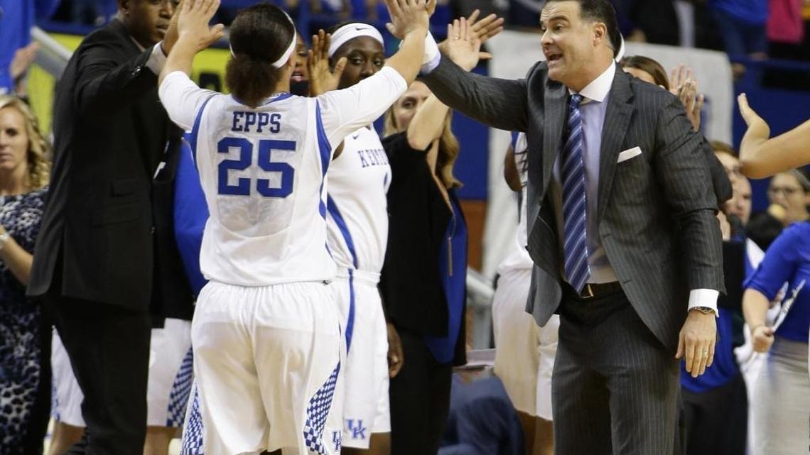Makayla Epps received a high-five from head coach Matthew Mitchell during Kentucky’s 72-54 victory over Louisville last December in Rupp Arena.