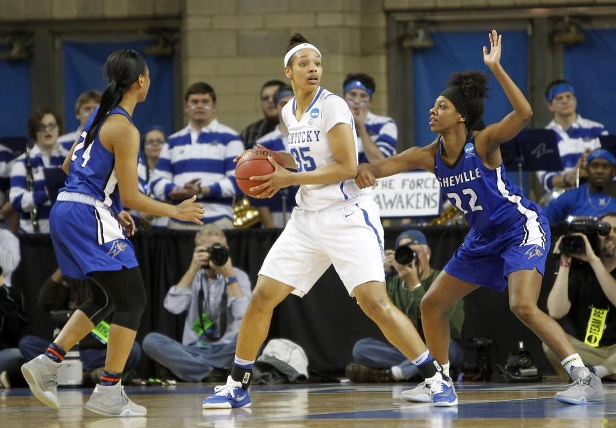 Former Kentucky forward Alexis Jennings announced she was leaving UK two days before the 2016 Kentucky Derby.
