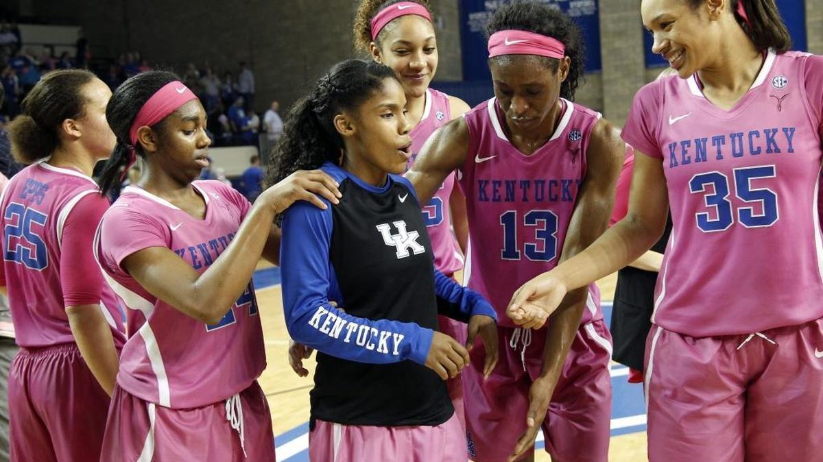 After the win over Arkansas, the team checks on guard Janee Thompson, who left the game during the 2nd quarter with an injury Sunday, Feb. 21, 2016 in Lexington, Ky.