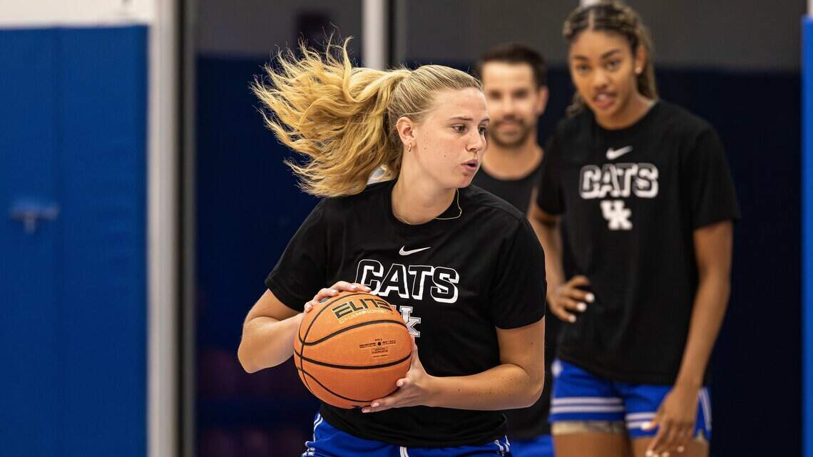 Kentucky women’s basketball sits just outside AP top 10 as SEC play looms