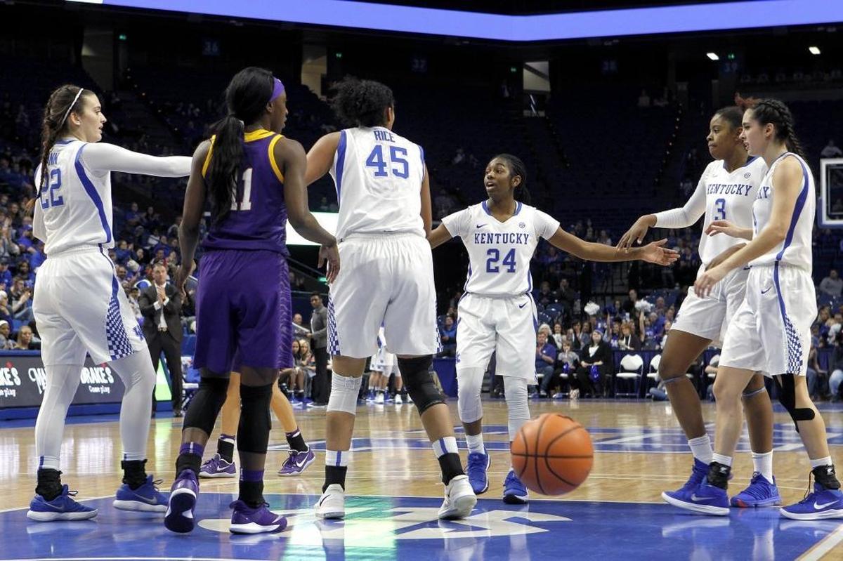 Kentucky’s Taylor Murray (24) pulled the team together after a score against LSU in Rupp Arena on Sunday.