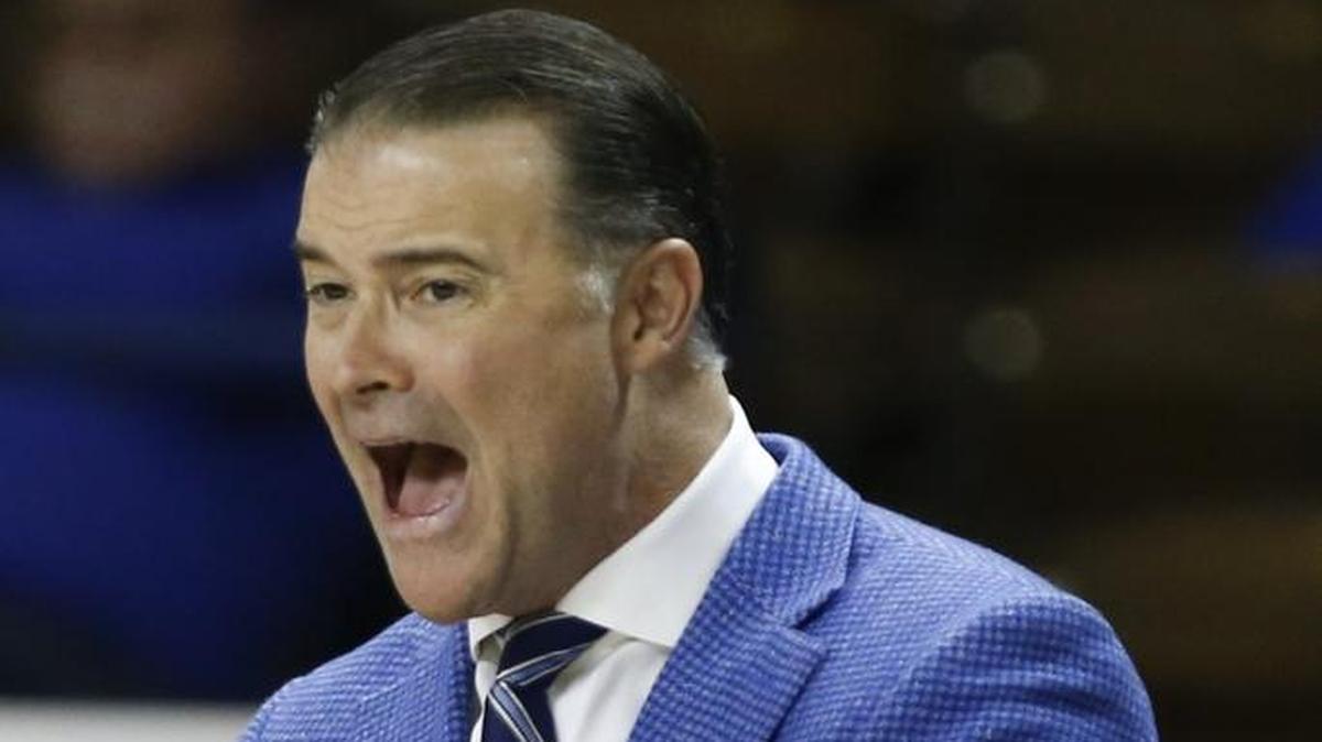Kentucky Coach Matthew Mitchell talked to his players during their game against Evansville on Dec. 5.