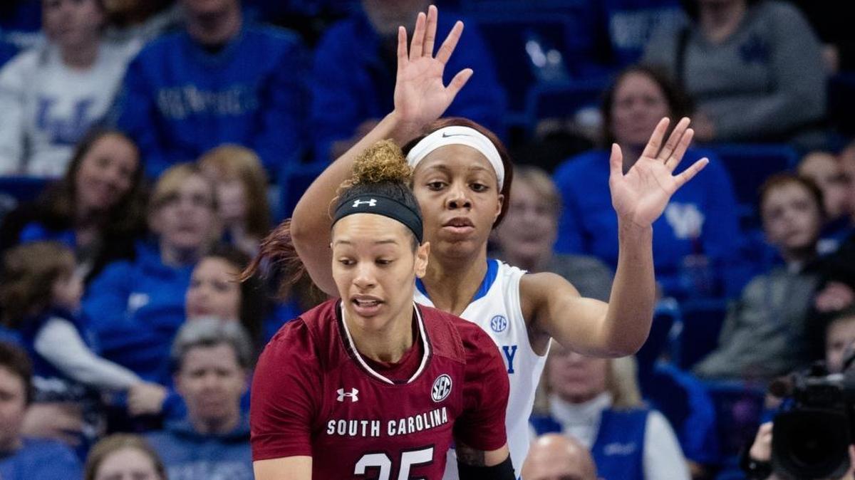 Former Kentucky player Alexis Jennings contributed 17 points and seven rebounds in her first game against the Wildcats on Sunday in Rupp Arena.