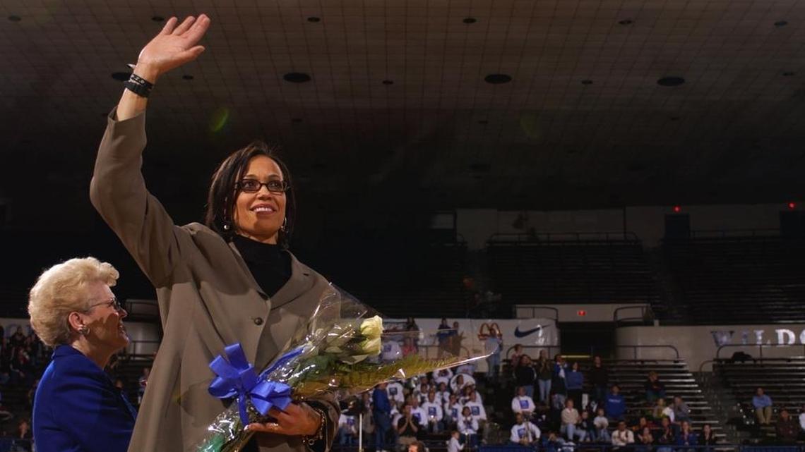 Valerie Still returned to UK for her jersey retirement ceremony in 2003.