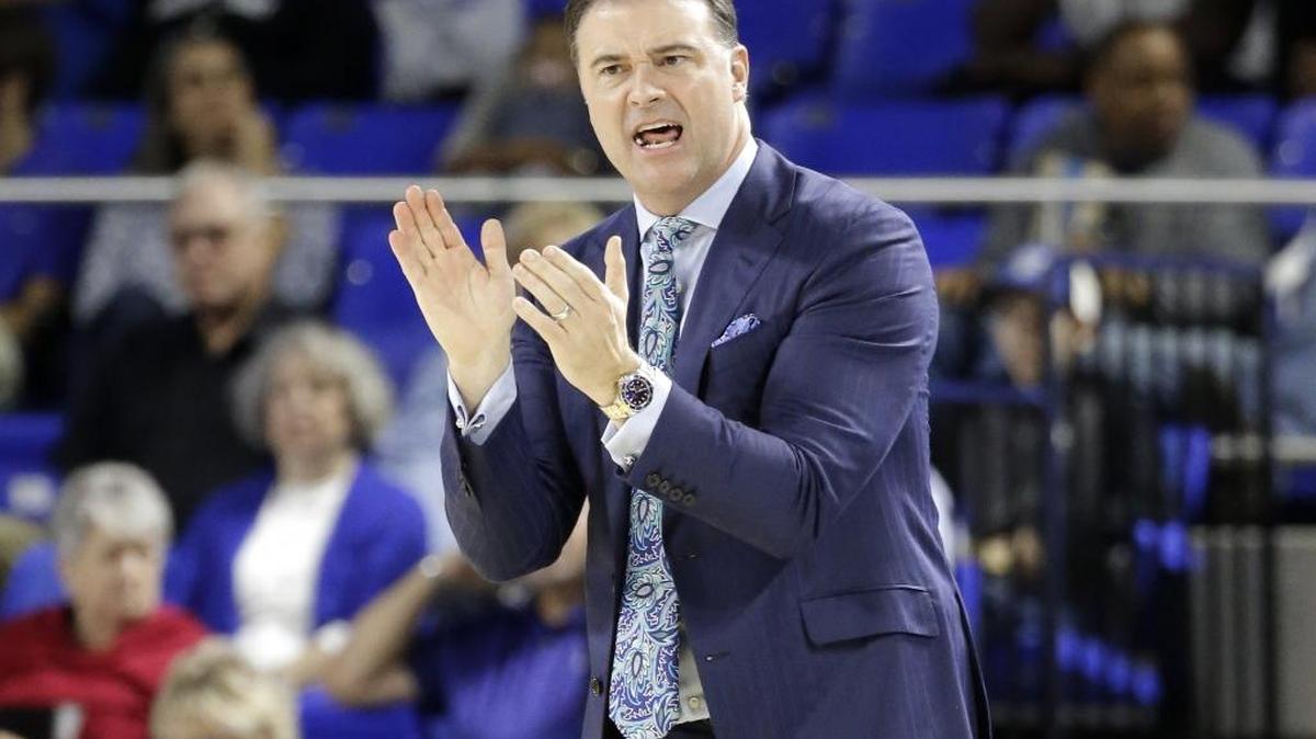 Kentucky Coach Matthew Mitchell has to figure out a way to beat South Carolina for the first time this season if he wants his Wildcats to reach Sunday’s SEC Tournament championship game. The Gamecocks, the regular-season champion in the SEC and the top seed in the tournament, beat Kentucky twice during the regular season.