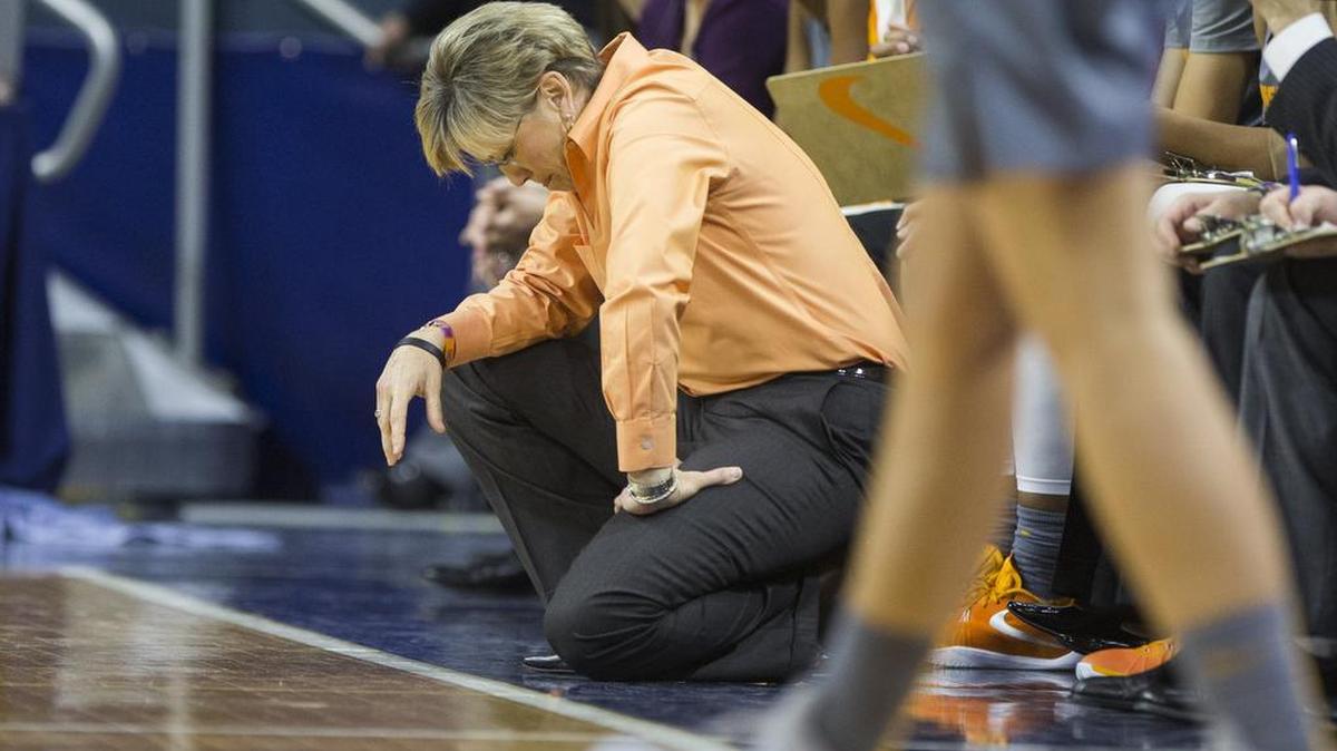 Tennessee head coach Holly Warlick reacts as her team falls behind during the second half of an NCAA college basketball game, Monday, Jan. 18, 2016, in South Bend, Ind.